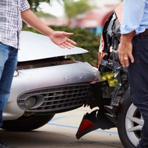 Read more about the article What to do in a car collision event: a checklist step-by-step